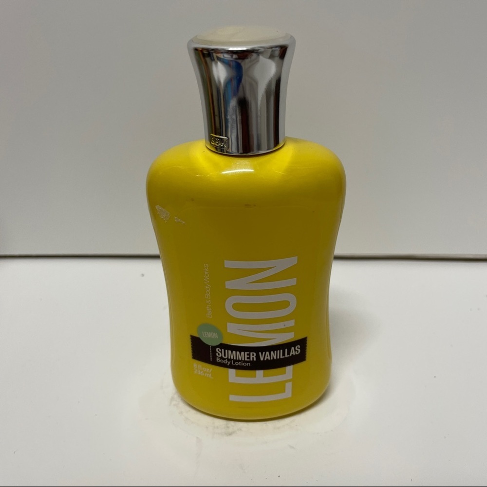Bath & Body Works Lemon Vanilla Lotion 8 OZ
